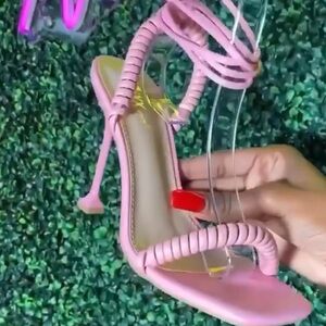 Trendy Bubblegum pink wire stretch high heel